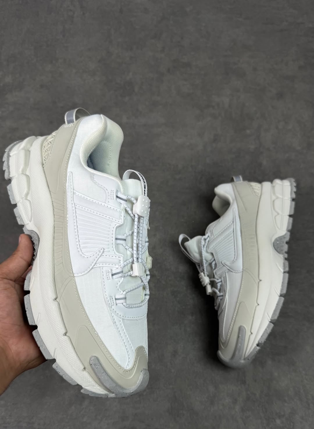 Nike Zoom Vomero Roam Summit White