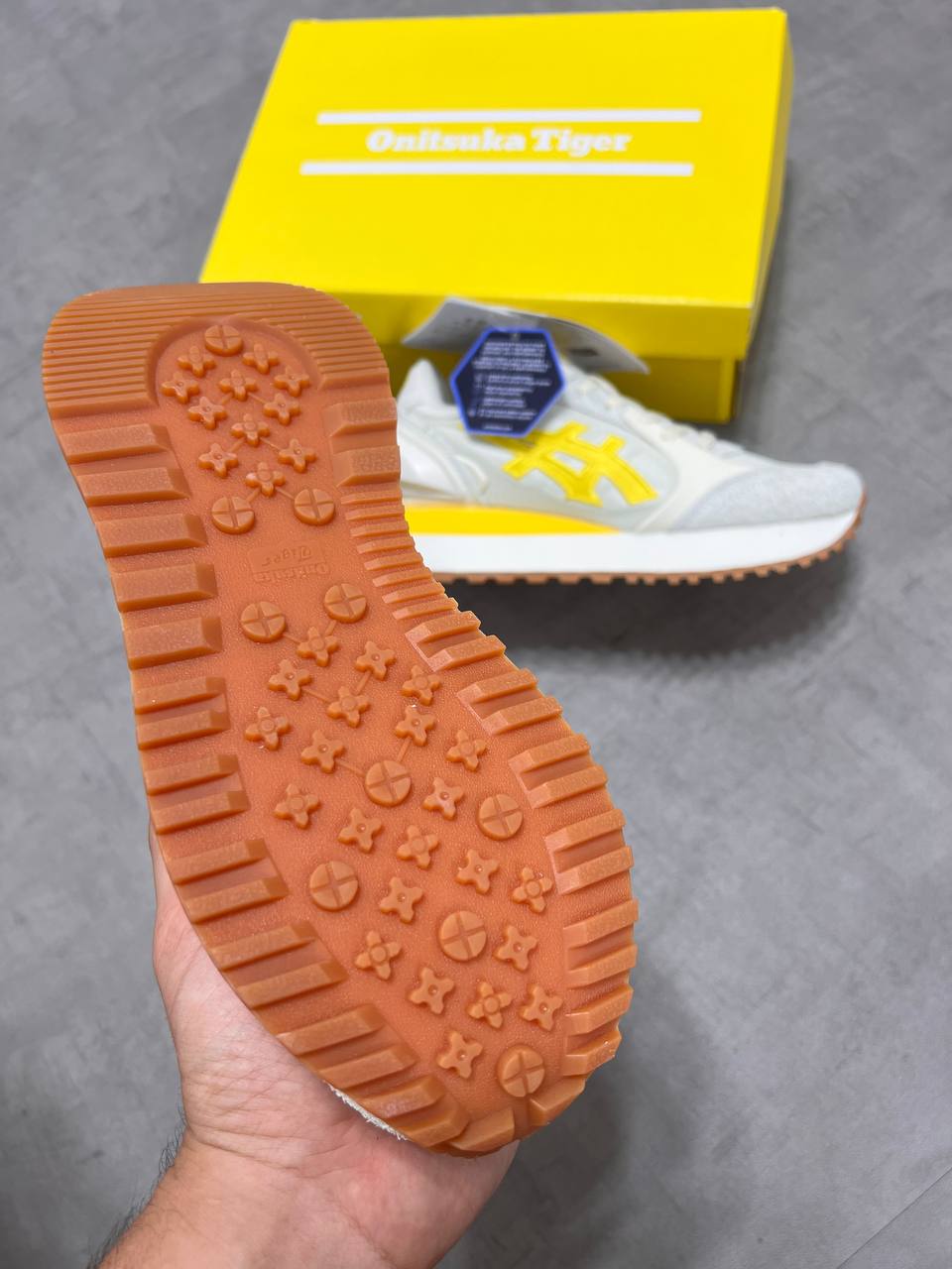 Onitsuka Tiger Moage CO Mineral Beige Vibrant Yellow